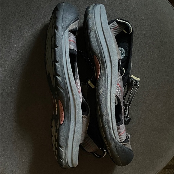 Keen Men’s 7 Closed Toe Hiking Outdoor Sandals Waterproof Black & Grey - Picture 6 of 7